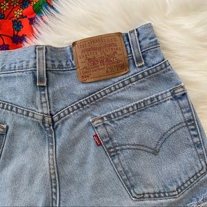 Levi’s Light Wash Cuff Distressed Cutoff Shorts